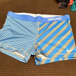 Womens Nike Pro shorts 3” inseam